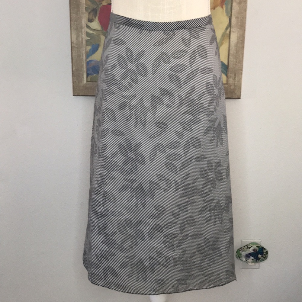 Black & White Lined Cotton Skirt Size 10